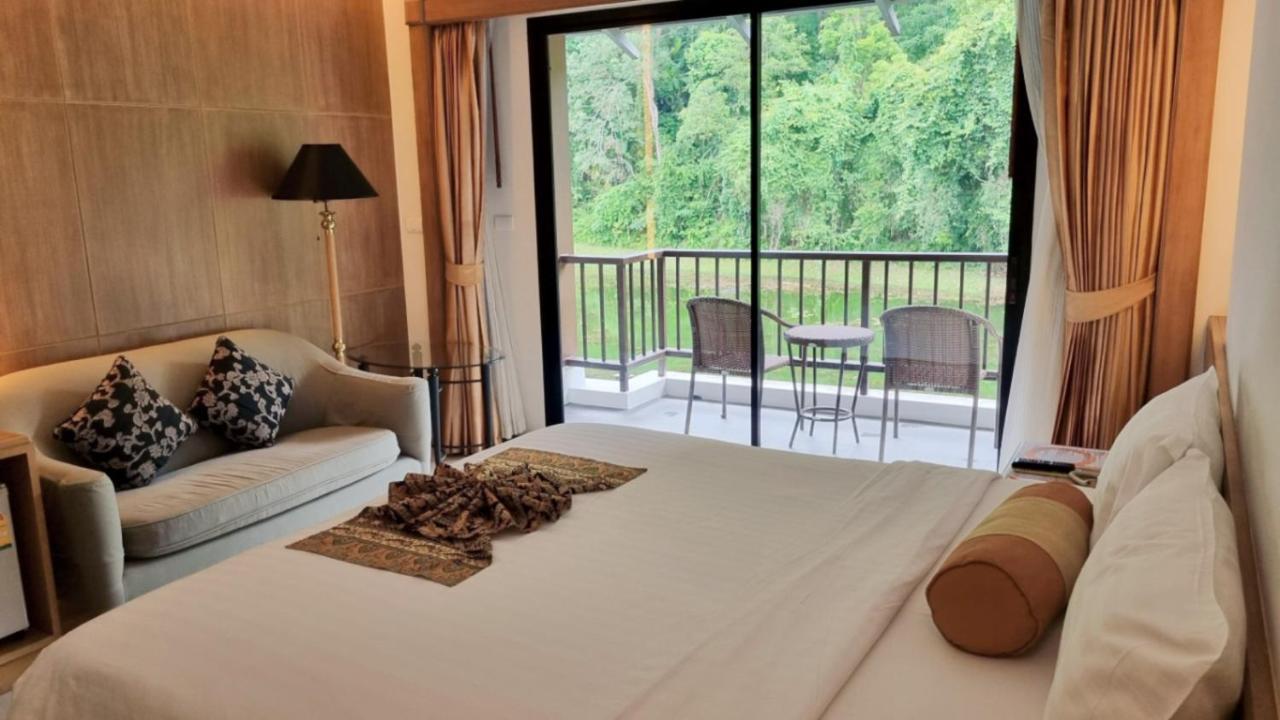 Tinidee Golf Resort Phuket - Sha Extra Plus Kathu Kültér fotó