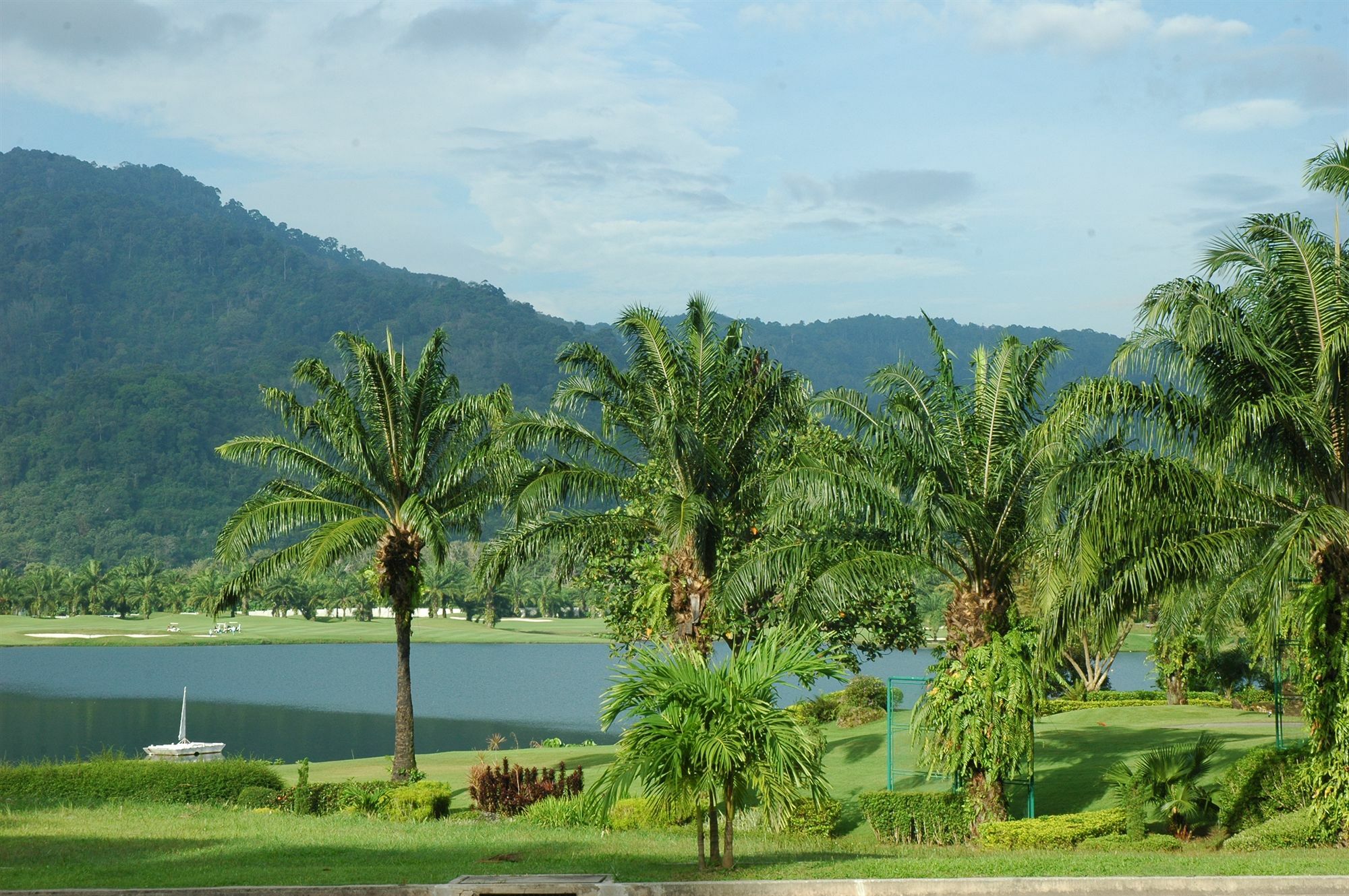 Tinidee Golf Resort Phuket - Sha Extra Plus Kathu Kültér fotó